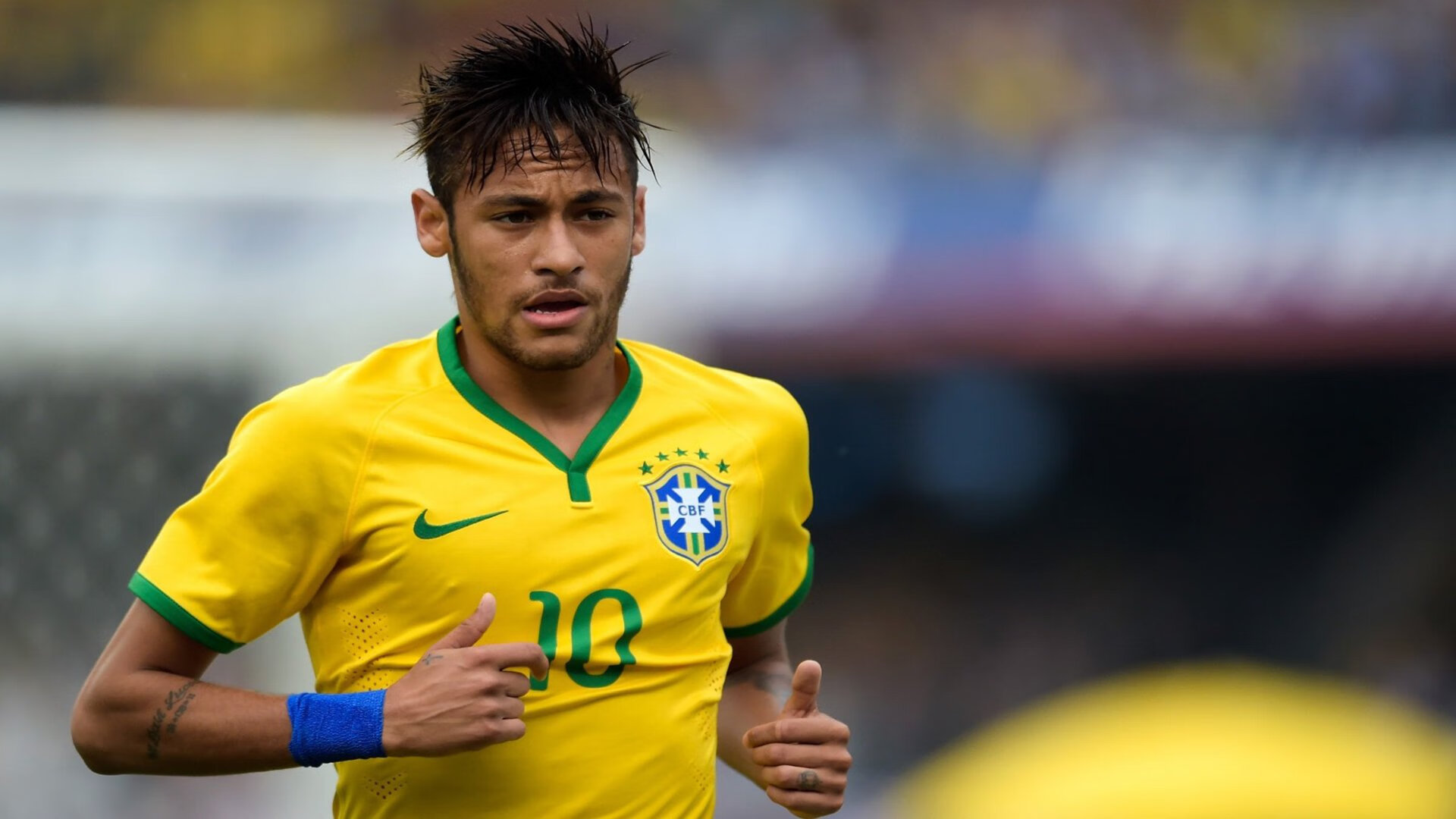 绿茵与硬木的双重奏，美加墨世界杯焦点战启示录与篮网破狼记